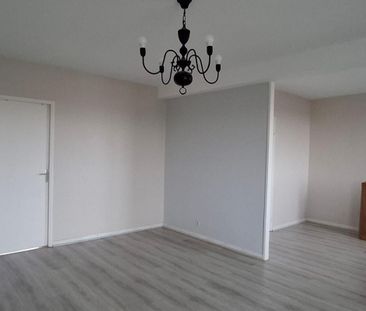 Location Appartement 4 pièces 67m² STE FOY LES LYON 69110 - Photo 1