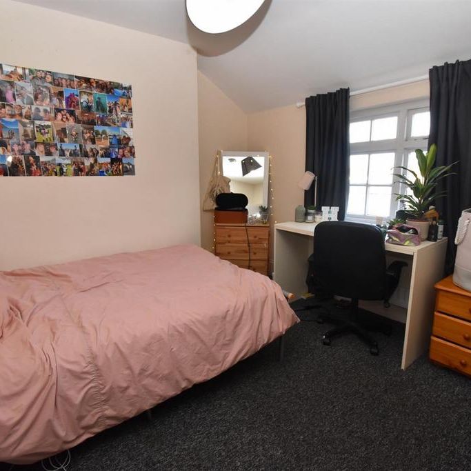 3 bedroom flat to rent - Photo 1