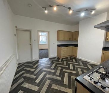 3 bedroom terraced house to rent - Photo 6