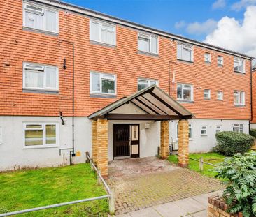 3 bedroom flat to rent - Photo 2