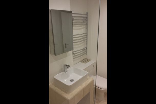 Studio Flat, Rivington, M6 - Photo 1