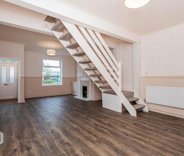 3 bedroom end of terrace house to rent - Photo 4