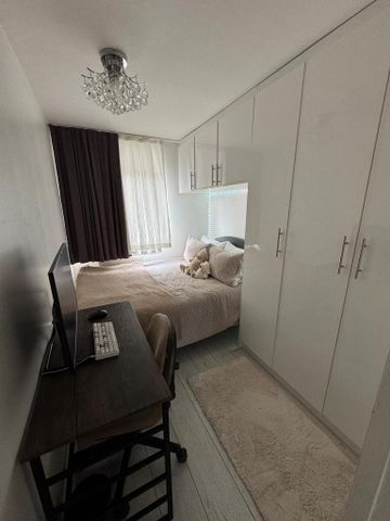 1 bedroom in a flat share to rent - Photo 2