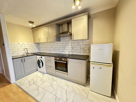 1 bedroom flat to rent - Photo 4