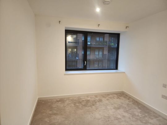 2 Bed Flat, Shipwright St, E16 - Photo 1