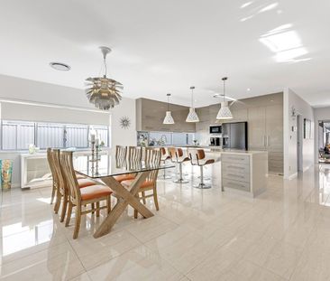 PELICAN WATERS LUXURY RETREAT - Photo 4