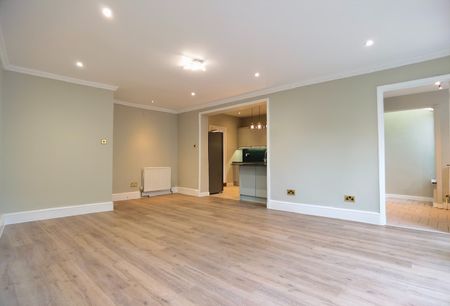 4 Bed End Terrace, Longhurst Road, SE13 - Photo 3