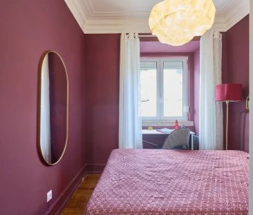 Room in a shared 4-bedroom apartment for rent in Lisbon. - Photo 5