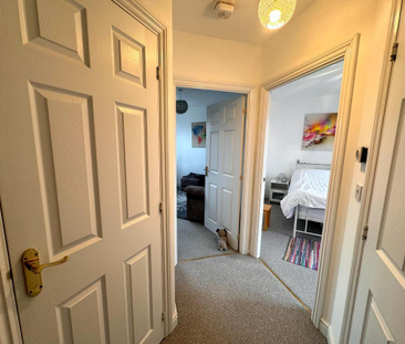 1 bedroom coach house to rent - Photo 5