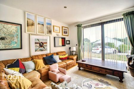 4 bedroom detached house to rent - Photo 3