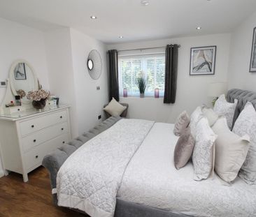 4 bedroom detached house to rent - Photo 6