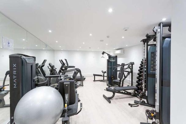 The Exchange, Marlowes, Hp, Hemel Hempstead, HP1 - Photo 1