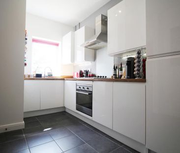 3 bedroom semi-detached house to rent - Photo 6