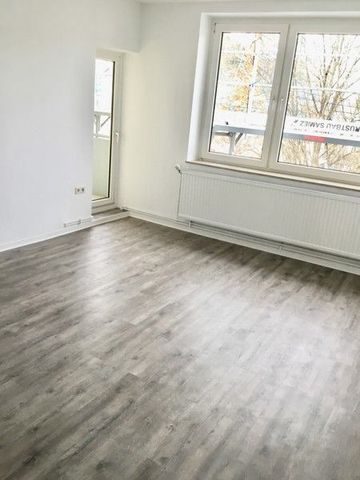 Großzügige 2-Zimmer-Wohnung mit Tageslichtbad und Balkon für Singles und Paare - Photo 3