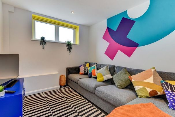 8 bedroom house to rent - Photo 1