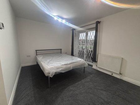 Gilpin Terrace , Armley , Leeds - Photo 5