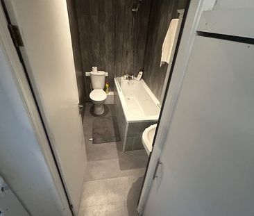Room in a Shared House, Willmer Road, L4 - Photo 4