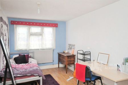 Park Barn Drive, Guildford, Surrey, GU2 8EX - Photo 3
