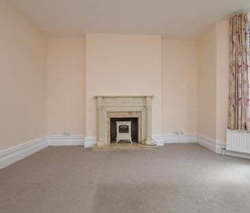 1 Bedroom Ground Floor Flat - Photo 1