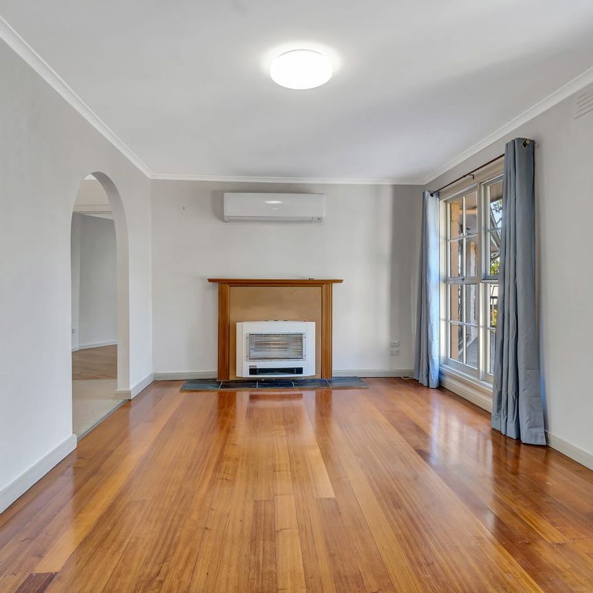 Charming Family Home - Photo 1