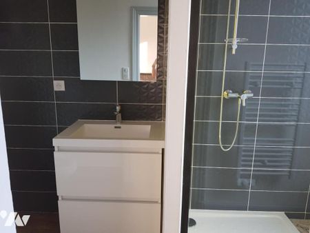 EPERNAY - F3 CENTRE-VILLE - Photo 2