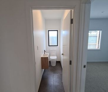 Modern, Low-Maintenance Living by the Coast - Photo 5