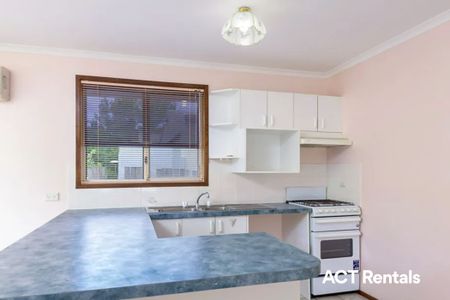 2 Littler Place, Banks ACT 2906 - House For Rent | Domain - Photo 5