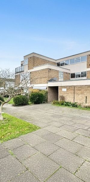 Peregrine Road, Sunbury-On-Thames Peregrine Road, Sunbury-On-Thames - Photo 2