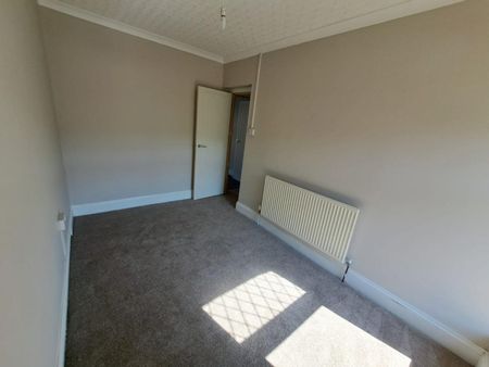 3 bedroom House To Let - Photo 5