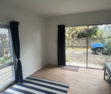 Fresh, Spacious & Ready for Summer Living! - Photo 5