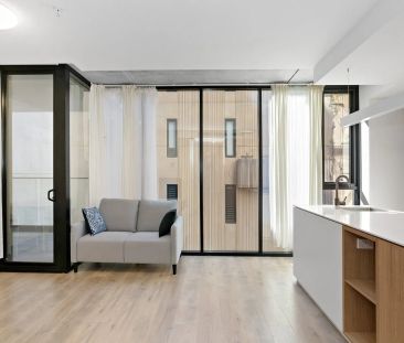 EXECUTIVE UNFURNISHED 2 BEDROOM APARTMENT LIVING STYLE IN ADELAIDE CBD - Photo 2