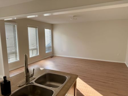 For Lease - 12 Sled Dog Road, Brampton, Ontario - Photo 3