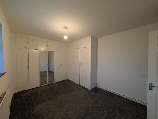 4 Bed Terraced House, Normans Mead, NW10 - Photo 1