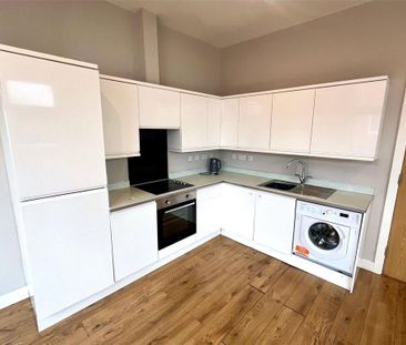 3 bedroom flat to rent - Photo 5