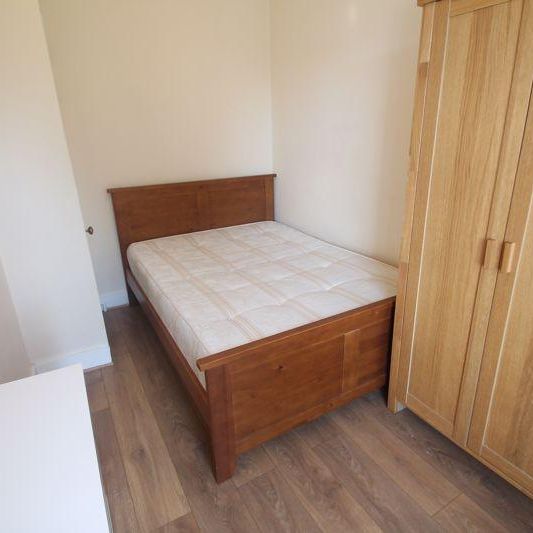 4 bedroom semi-detached house to rent - Photo 1