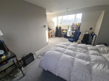 1 bedroom in a house share to rent - Photo 4