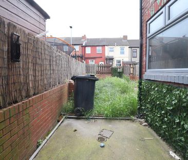 3 bedroom terraced house to rent - Photo 2