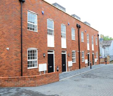 3 bedroom end of terrace house to rent - Photo 4