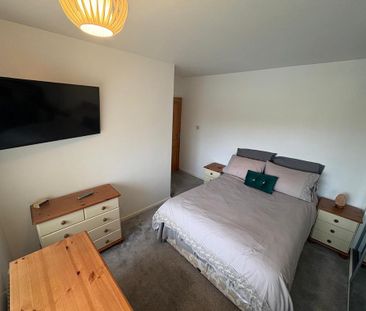 3 bedroom semi-detached house to rent - Photo 5