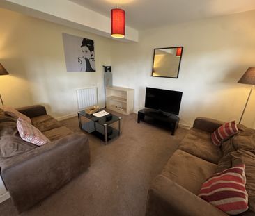 The Crescent, Heslington - P10879 - Photo 1