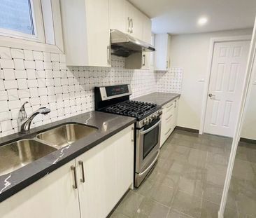 For Lease - 3260 Oakglade Crescent Unit# basement, Mississauga, Ont... - Photo 3