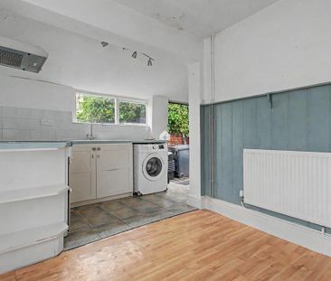 4 bedroom terraced house to rent - Photo 6