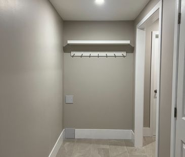 For Lease - 2421 Eighth Line, Oakville, Ontario - Photo 3