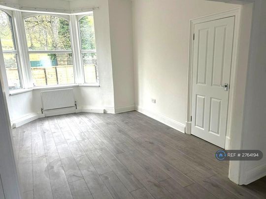 4 bedroom terraced house to rent - Photo 1