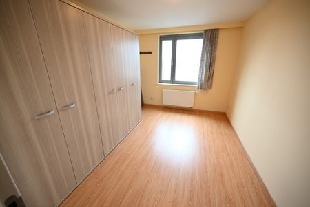 RUIM (119m²) & VERZORGD 3-slaapkamer appartement met TERRAS - Photo 5