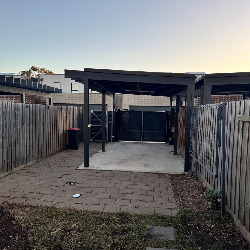 6 Aldea Crescent, Avondale Heights VIC 3034 - Photo 1