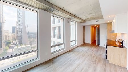 From bold architecture to sweeping skyline views, Skyla is where downtown Montréal living reaches its peak — in style - Photo 2