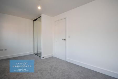 2 bedroom semi-detached house to rent - Photo 5