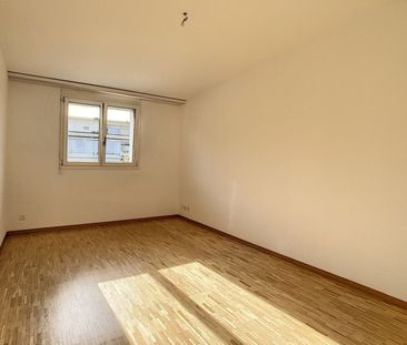 SEHR SCHÖNE ATTIKA 5.5-Zimmer-Wohnung / MAGNIFIQUE ATTIQUE DE 5.5 P... - Foto 6
