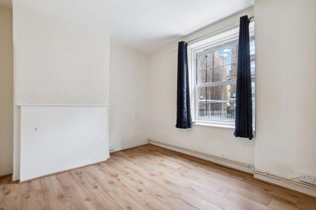 3 bedroom flat to rent - Photo 4